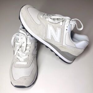 New Balance Women's 574 Core Classic Sneakers Size- 9
